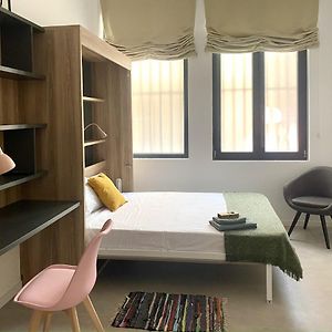Habitacion En Playa Malvarrosa Con Bano Privado -No Ac-